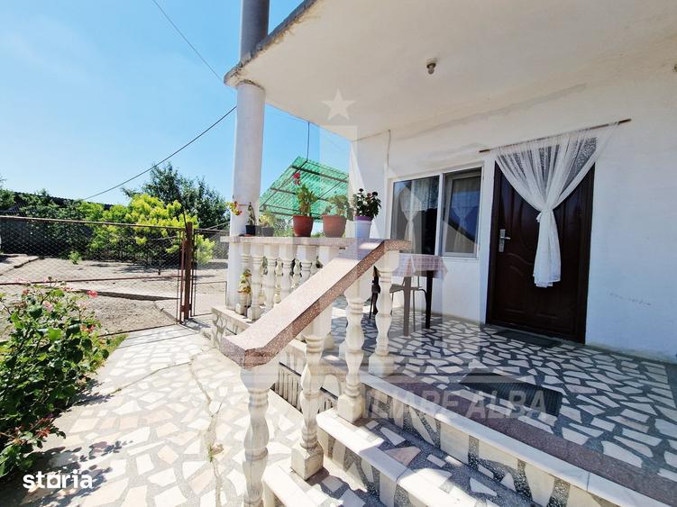 Casă cu 6 camere cu Teren 2457 Mp în Șona