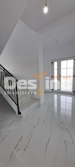 Casă individuală cu 4 camere cu Canalizare în Valea Adâncă