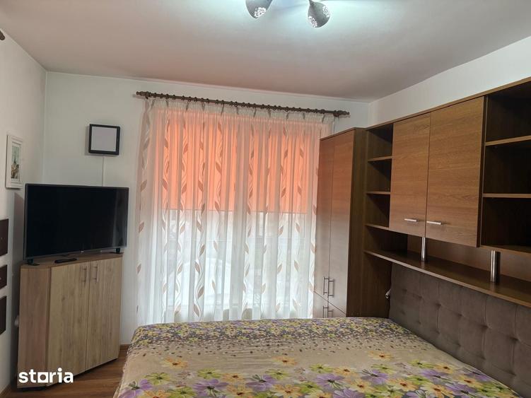 Apartament cu 2 camere decomandat în Tractorul