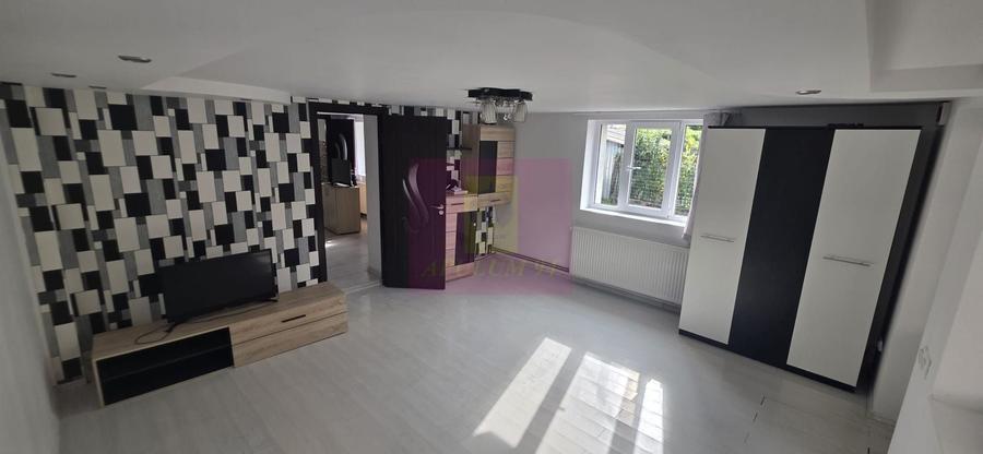 Casă individuală cu 3 camere cu Canalizare în Sud