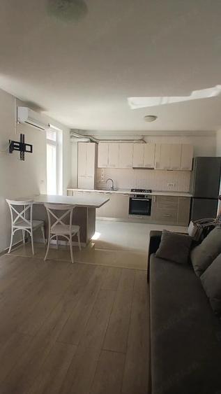 Apartament cu 2 camere decomandat în Soarelui