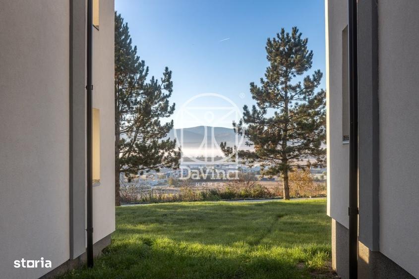 Apartament cu 5 camere decomandat în Cristian