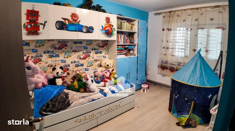 Apartament cu 3 camere decomandat în Paltin