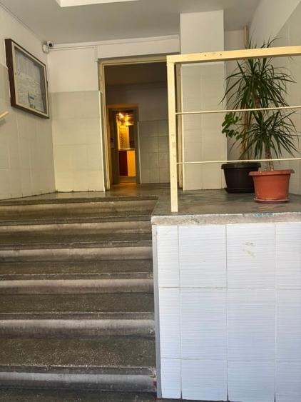 Apartament cu 3 camere decomandat în Nerva Traian