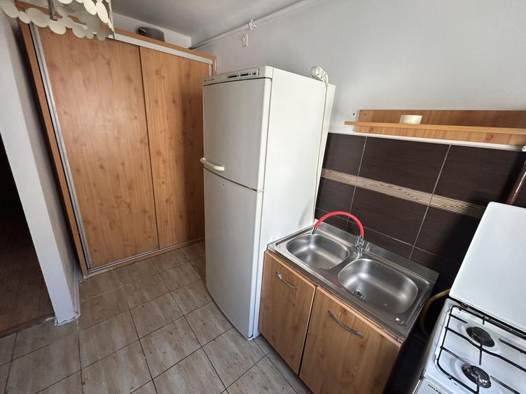 Apartament cu 3 camere decomandat în Casa de Cultură