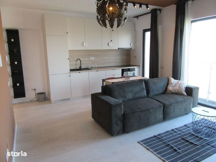 Apartament cu 3 camere semidecomandat în Fundeni