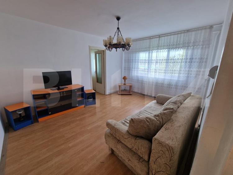 Apartament cu 2 camere semidecomandat, mobilat în 7 Noiembrie