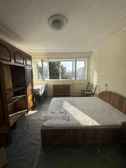 Garsonieră decomandată în Exterior Vest