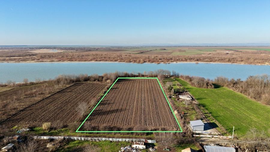 Teren Construcții intravilan de 16500 mp, în Dridu