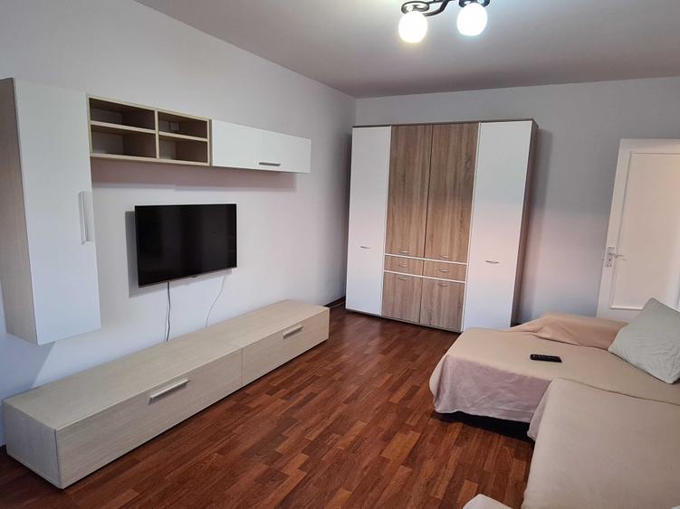 Apartament cu 2 camere decomandat în Exterior Vest
