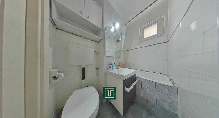 Apartament cu 3 camere semidecomandat, mobilat în Aurel Vlaicu