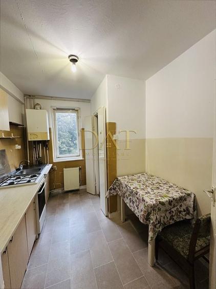 Apartament cu 4 camere decomandat în Gheorgheni