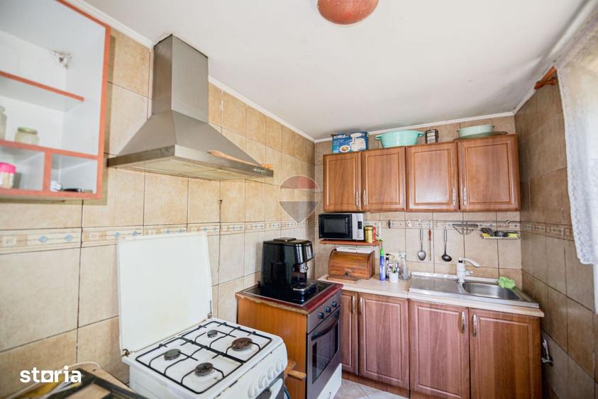 Casă cu 5 camere cu Teren 490 Mp în Central