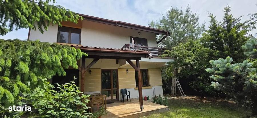Casă cu 4 camere în Ostratu