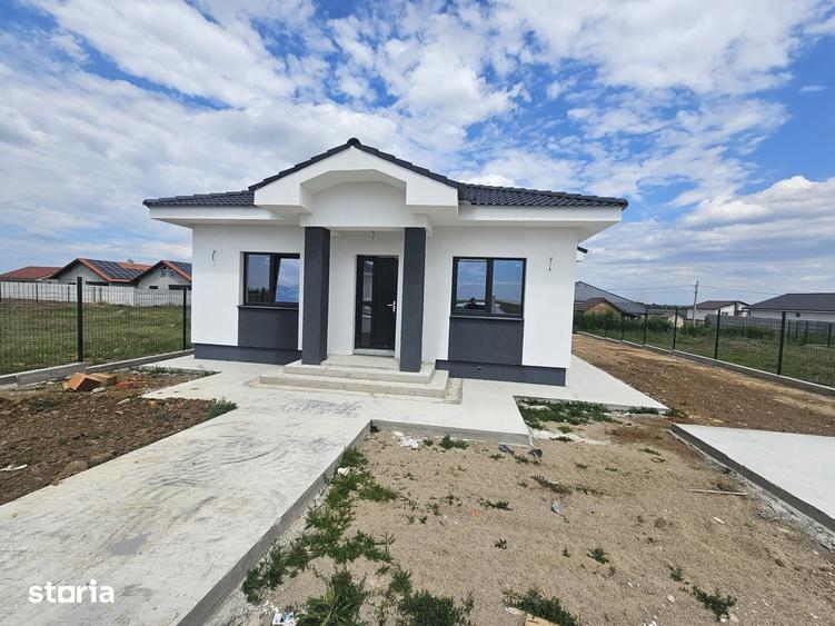 Casă cu 4 camere cu Teren 500 Mp în Central