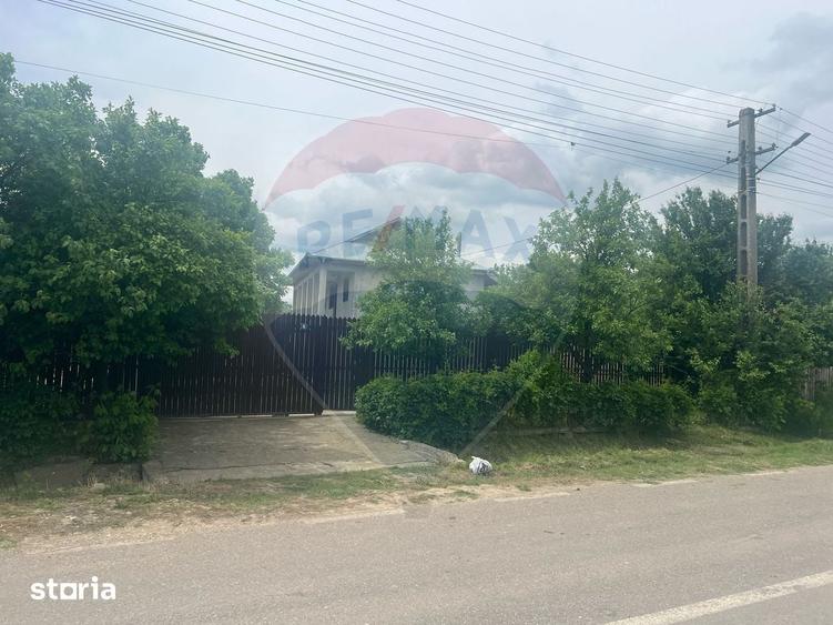 Casă cu 4 camere cu Teren 2111 Mp în Sihlea