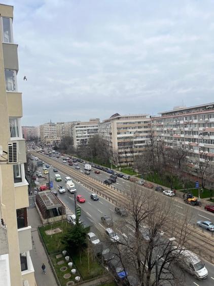 Apartament cu 4 camere decomandat, mobilat în Iancului