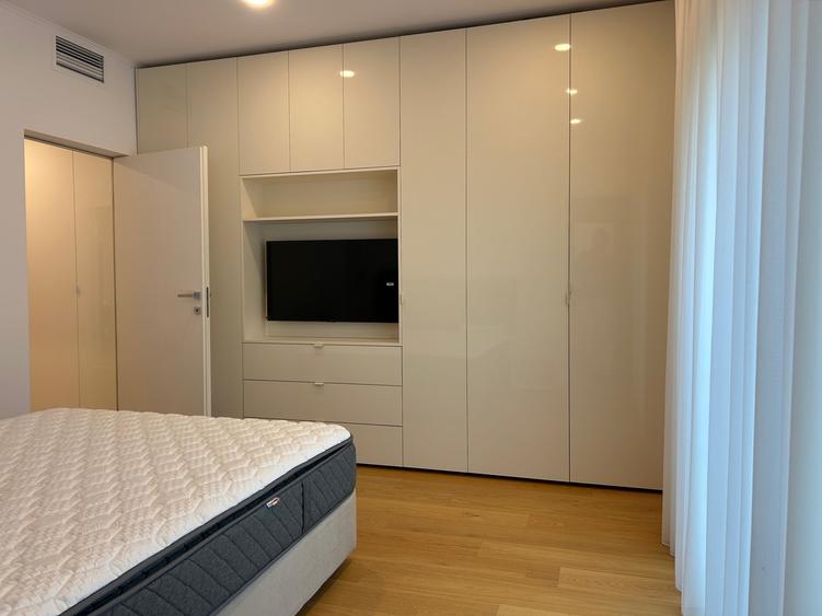 Apartament cu 4 camere semidecomandat, mobilat în Dorobanți