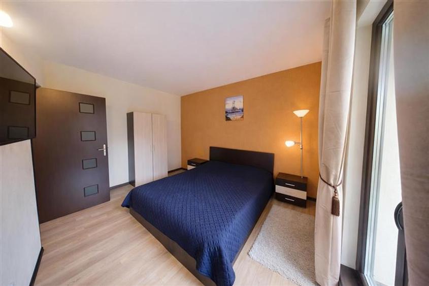 Apartament cu 3 camere decomandat, mobilat în Poiana Brașov
