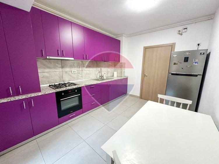 Apartament cu 2 camere decomandat, mobilat în Victoriei