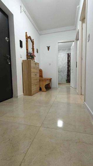 Apartament cu 2 camere decomandat în Exterior Vest