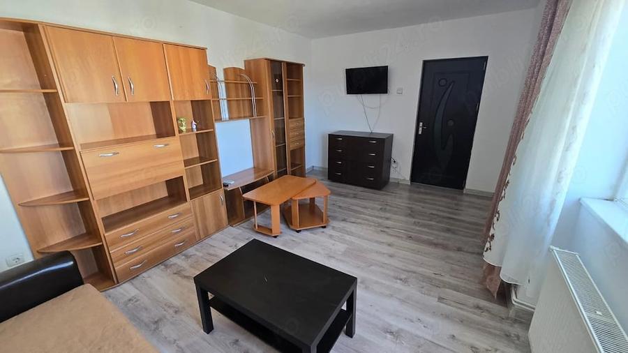 Apartament cu 2 camere decomandat în B-dul București