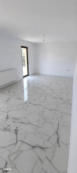 Casă cu 4 camere cu Teren 600 Mp în Voinești