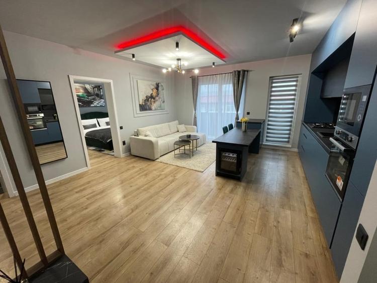 Apartament cu 2 camere semidecomandat, mobilat în Florești