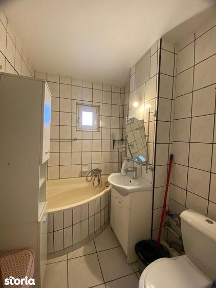 Apartament cu 2 camere decomandat în Craiovița Nouă