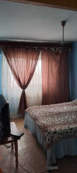 Apartament cu 3 camere decomandat în Drăgășani
