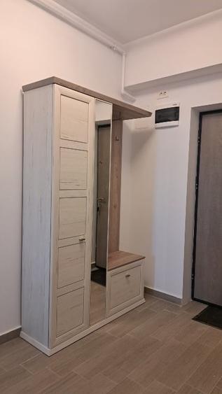 Garsonieră decomandată, mobilată în Titan