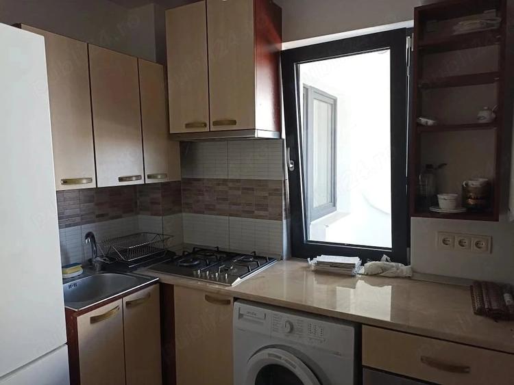 Apartament cu 2 camere decomandat în Titan