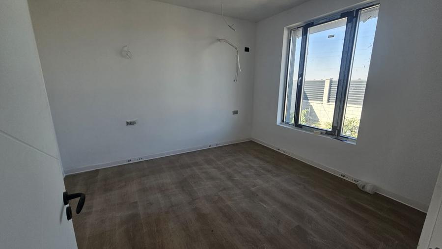 Casă individuală cu 4 camere cu Teren 420 Mp în Vidra