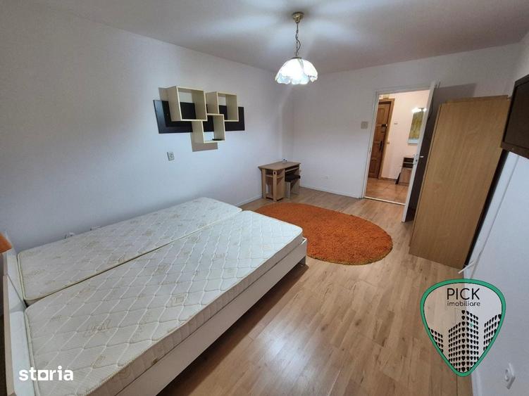 Apartament cu 2 camere decomandat în Cornișa