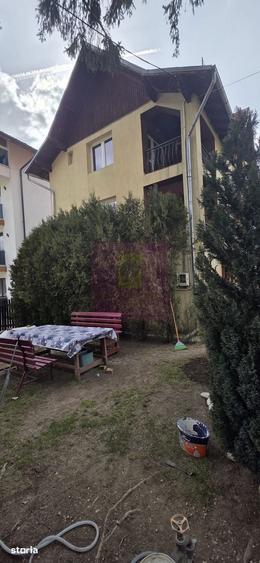 Casă cu 9 camere cu Teren 400 Mp în Zamora