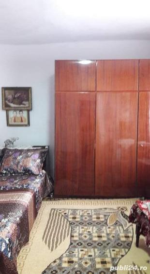 Casă cu 6 camere în Moldoveni