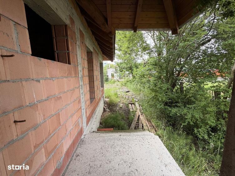 Casă cu 4 camere în Sânzieni