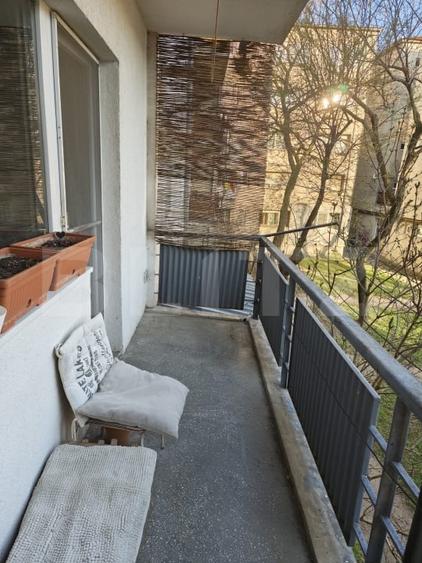 Apartament cu 4 camere decomandat, mobilat în Micro 16
