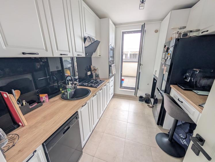 Apartament cu 3 camere, mobilat în Voluntari