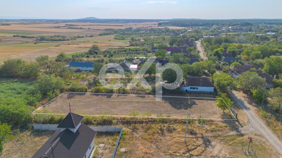Teren Construcții intravilan de 1363 mp, în Chișirid