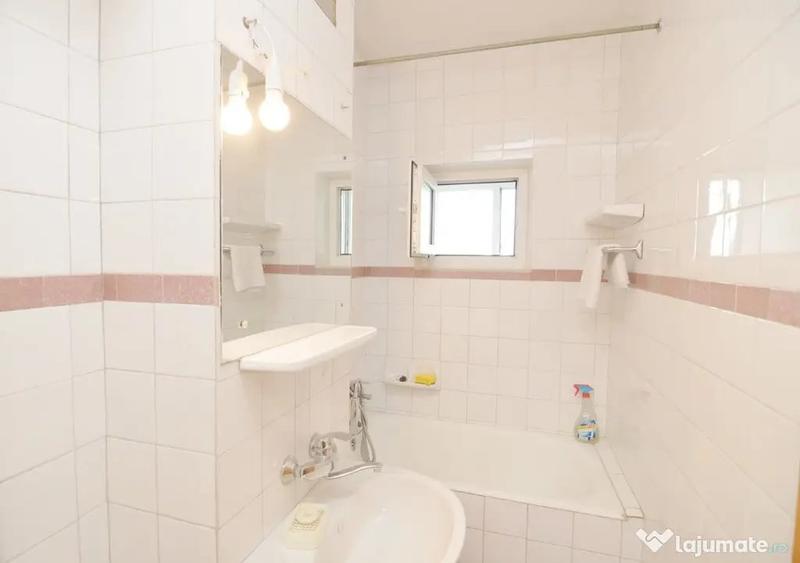 Apartament cu 4 camere decomandat în Titulescu