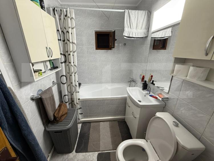 Apartament cu 4 camere semidecomandat, mobilat în Nicolina