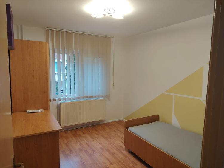 Apartament cu 3 camere decomandat în Bucovina