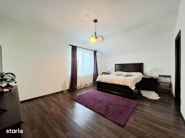 Casă cu 4 camere în Ostratu
