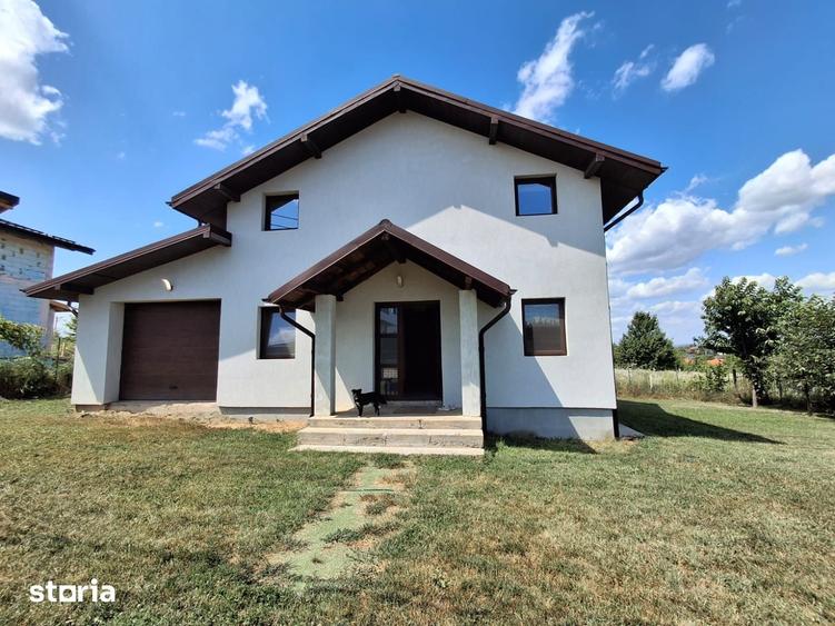 Casă cu 5 camere cu Teren 660 Mp în Bucium
