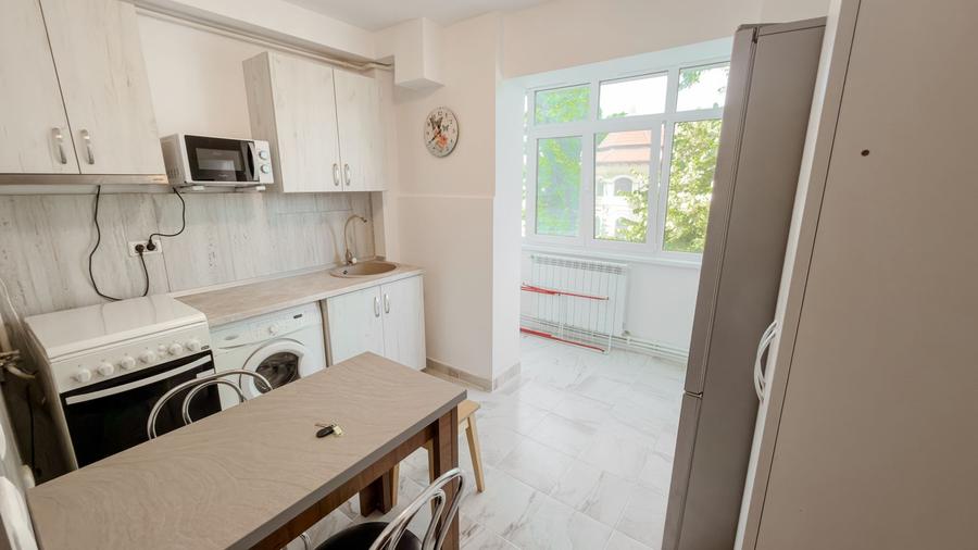 Apartament cu 2 camere decomandat în Central