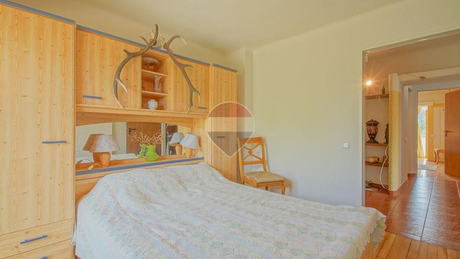 Apartament cu 4 camere decomandat, mobilat în Clăbucet