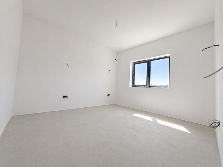Duplex cu 4 camere cu Canalizare în Moșnița Nouă