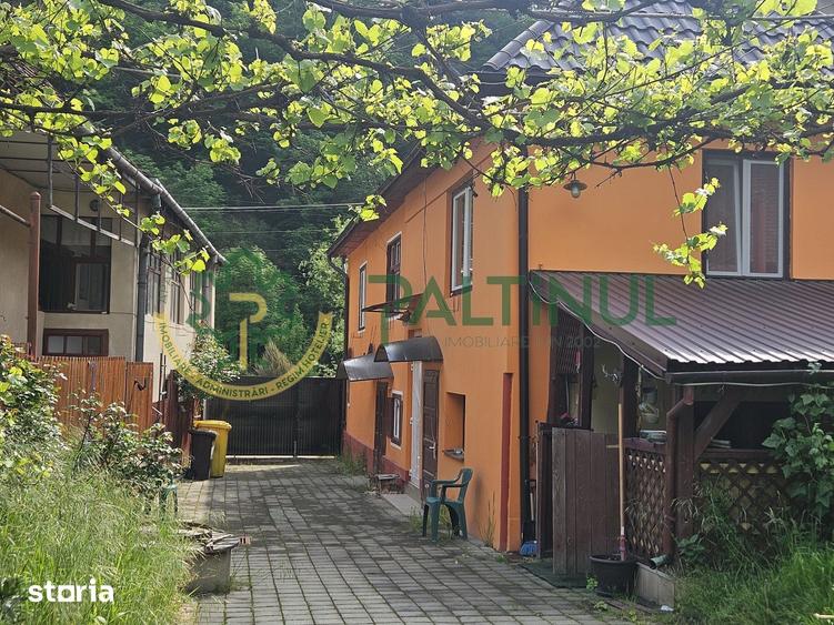 Casă cu 3 camere decomandat cu Teren 449 Mp în Central