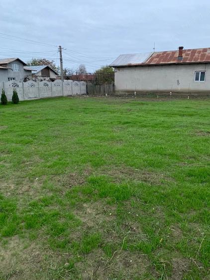 Teren de 1500 mp, în Băltița